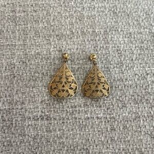 Vintage Gold Tone Textured Filigree Teardrop Earrings